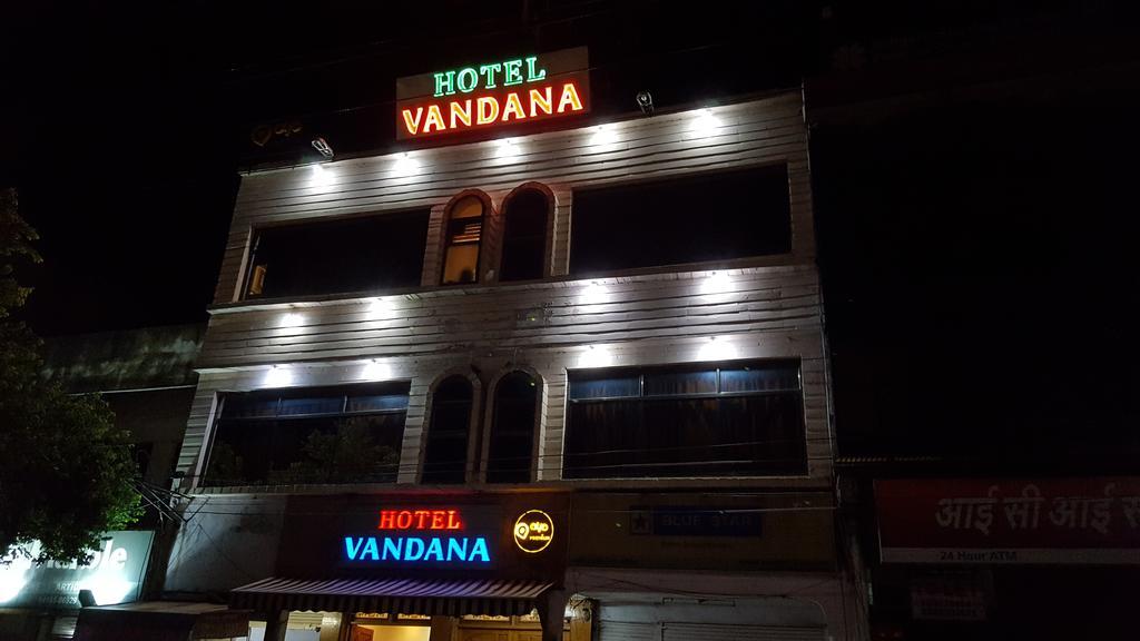 Hotel Vandana โกตา ภายนอก รูปภาพ